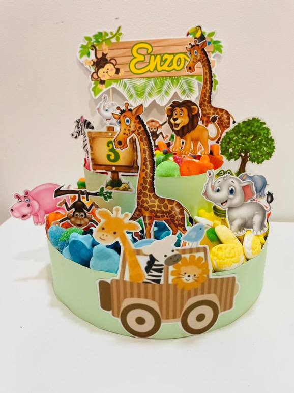 Pastel con animales personalizado